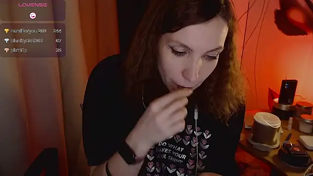 Snapshot of JohansonKatie chatting on 11, 2, 2025 JohansonKatie online show from 11, 2, 2025