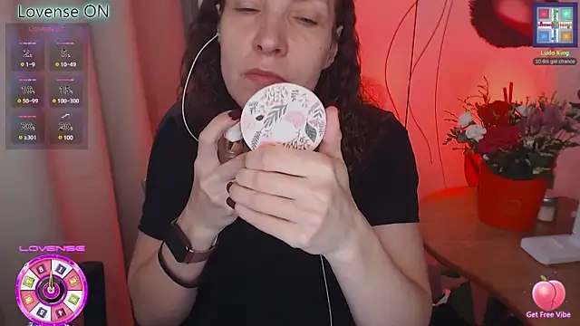 Snapshot of JohansonKatie chatting on 18, 2, 2025 JohansonKatie online show from 18, 2, 2025