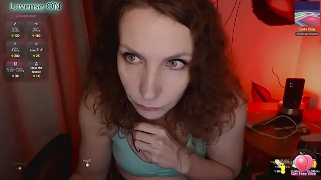 Snapshot of JohansonKatie chatting on 2, 3, 2025 JohansonKatie online show from 2, 3, 2025