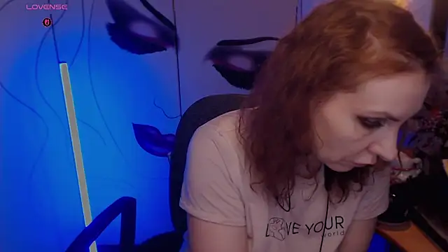 Snapshot of JohansonKatie chatting on 17, 12, 2025 JohansonKatie online show from 17, 12, 2025