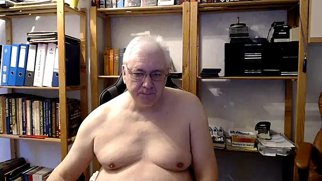 SchwanzhureXXL online show from 7, 1, 2025