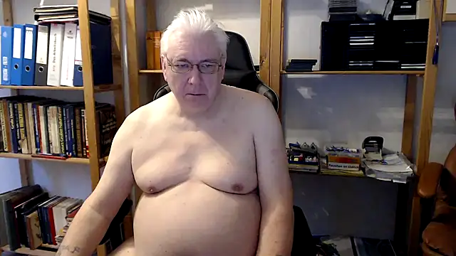 SchwanzhureXXL online show from 15, 2, 2025