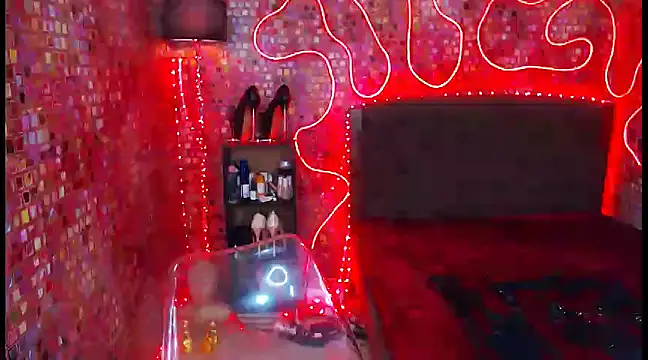 Snapshot of KylieMaxwellCaulfield_TS chatting on 21, 3, 2025 KylieMaxwellCaulfield TS online show from 21, 3, 2025