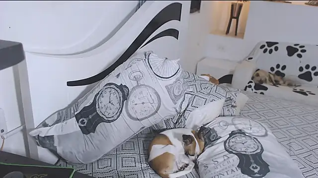 Snapshot of yina-rosse chatting on 17, 3, 2025 yina-rosse online show from 17, 3, 2025