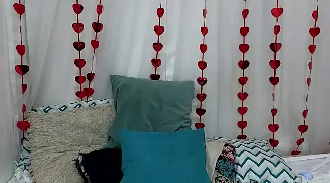 Snapshot of ninaa_fox chatting on 19, 2, 2025 ninaa fox online show from 19, 2, 2025