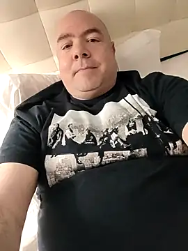 Snapshot of brian4300 chatting on 21, 3, 2025 brian4300 online show from 21, 3, 2025