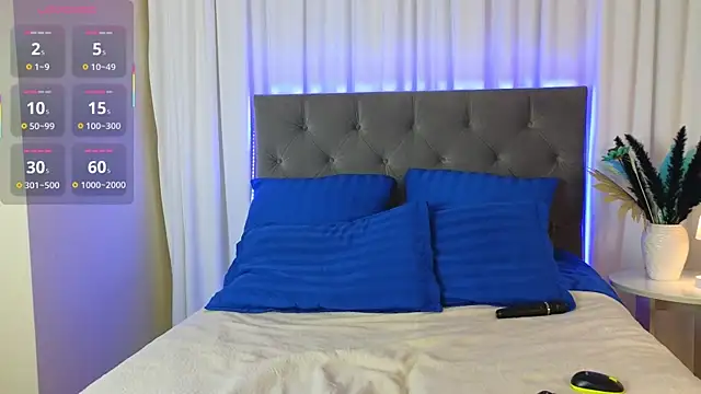 Snapshot of Ariana_Petite chatting on 30, 10, 2025 Ariana Petite online show from 30, 10, 2025