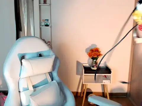 Snapshot of BOREAL_MOON chatting on 28, 9, 2025 BOREAL MOON online show from 28, 9, 2025
