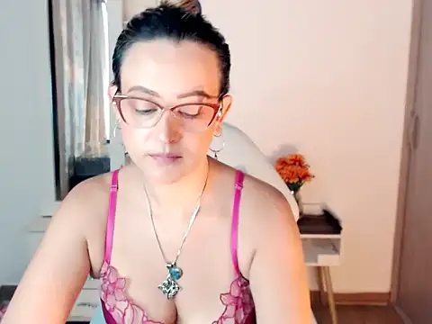 Snapshot of BOREAL_MOON chatting on 16, 10, 2025 BOREAL MOON online show from 16, 10, 2025