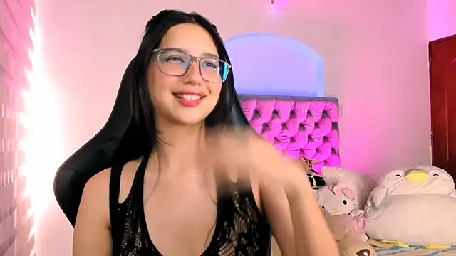 Snapshot of Luniverse chatting on 26, 11, 2025 Luniverse online show from 26, 11, 2025