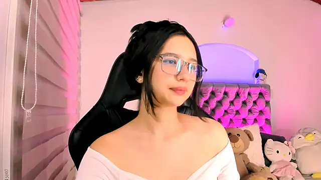 Snapshot of Luniverse chatting on 1, 12, 2025 Luniverse online show from 1, 12, 2025