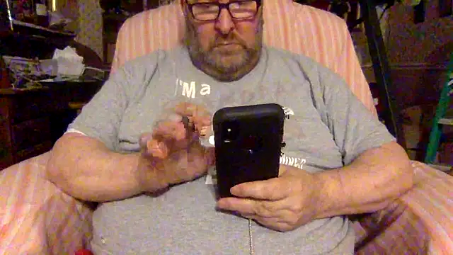 Snapshot of Drwhocares chatting on 17, 4, 2026 Drwhocares online show from 17, 4, 2026