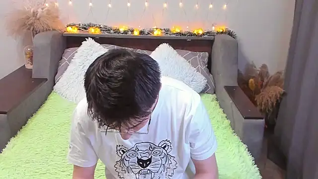 Snapshot of Yumi_steve chatting on 12, 1, 2025 Yumi steve online show from 12, 1, 2025