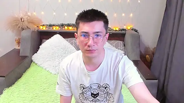 Snapshot of Yumi_steve chatting on 9, 2, 2025 Yumi steve online show from 9, 2, 2025