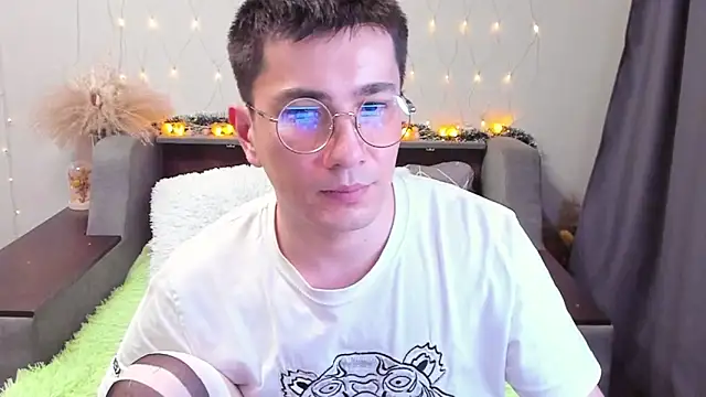 Snapshot of Yumi_steve chatting on 16, 2, 2025 Yumi steve online show from 16, 2, 2025