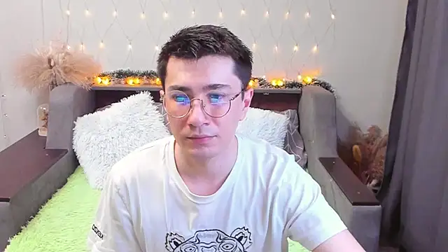 Snapshot of Yumi_steve chatting on 2, 3, 2025 Yumi steve online show from 2, 3, 2025