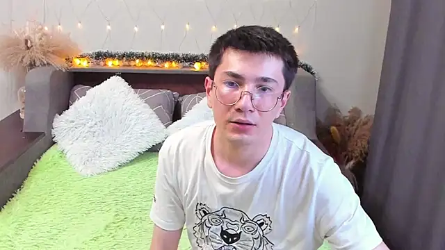 Snapshot of Yumi_steve chatting on 11, 3, 2025 Yumi steve online show from 11, 3, 2025