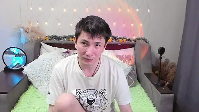 Snapshot of Yumi_steve chatting on 7, 10, 2025 Yumi steve online show from 7, 10, 2025