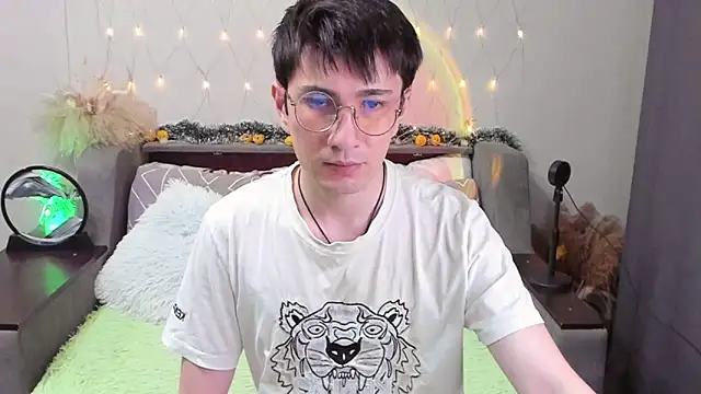 Snapshot of Yumi_steve chatting on 23, 10, 2025 Yumi steve online show from 23, 10, 2025