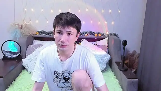 Snapshot of Yumi_steve chatting on 27, 10, 2025 Yumi steve online show from 27, 10, 2025