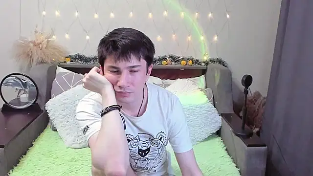 Snapshot of Yumi_steve chatting on 30, 10, 2025 Yumi steve online show from 30, 10, 2025