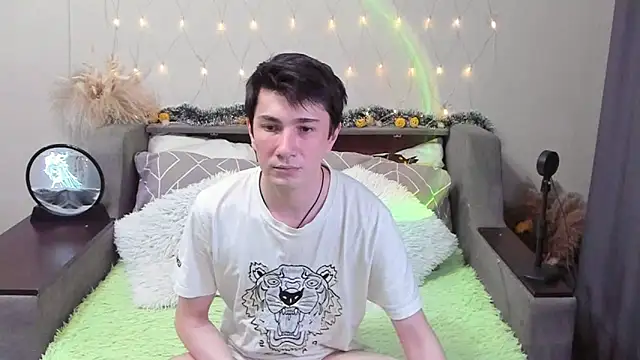 Snapshot of Yumi_steve chatting on 3, 11, 2025 Yumi steve online show from 3, 11, 2025