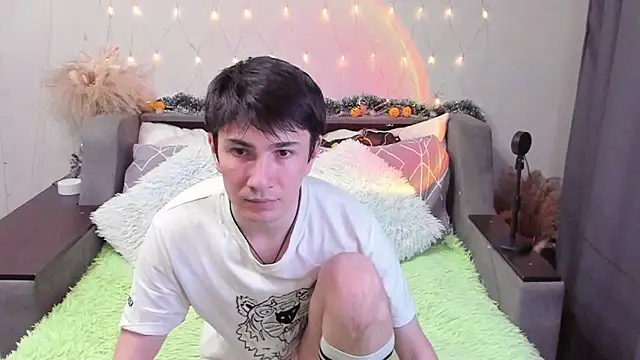 Snapshot of Yumi_steve chatting on 16, 11, 2025 Yumi steve online show from 16, 11, 2025