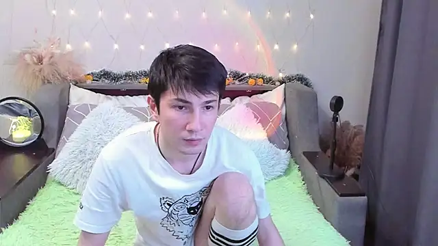 Snapshot of Yumi_steve chatting on 18, 11, 2025 Yumi steve online show from 18, 11, 2025