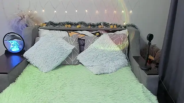 Snapshot of Yumi_steve chatting on 15, 12, 2025 Yumi steve online show from 15, 12, 2025