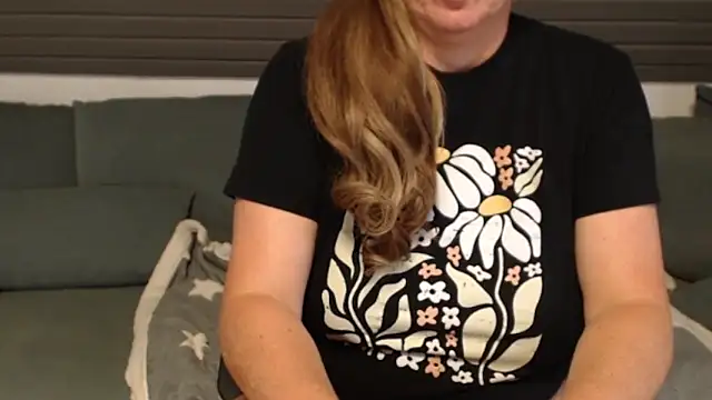 Snapshot of KimMitchelli chatting on 18, 9, 2025 KimMitchelli online show from 18, 9, 2025