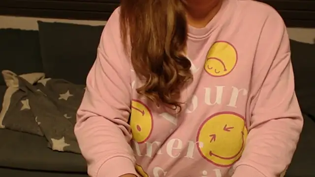 Snapshot of KimMitchelli chatting on 23, 9, 2025 KimMitchelli online show from 23, 9, 2025