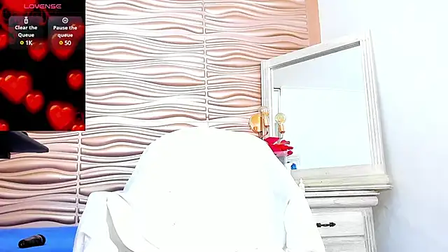 mia pineda online show from 24, 2, 2025