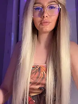 Snapshot of mollyxxx chatting on 14, 12, 2024 mollyxxx online show from 14, 12, 2024