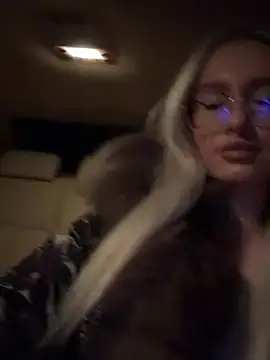 Snapshot of mollyxxx chatting on 15, 12, 2024 mollyxxx online show from 15, 12, 2024