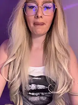 Snapshot of mollyxxx chatting on 1, 1, 2025 mollyxxx online show from 1, 1, 2025