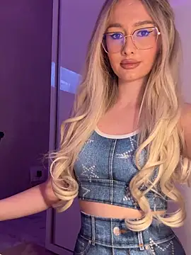 Snapshot of mollyxxx chatting on 11, 1, 2025 mollyxxx online show from 11, 1, 2025