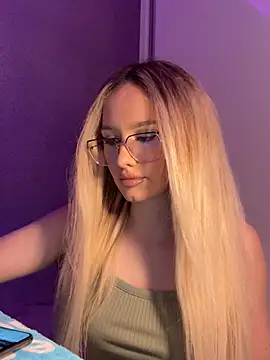 Snapshot of mollyxxx chatting on 22, 1, 2025 mollyxxx online show from 22, 1, 2025