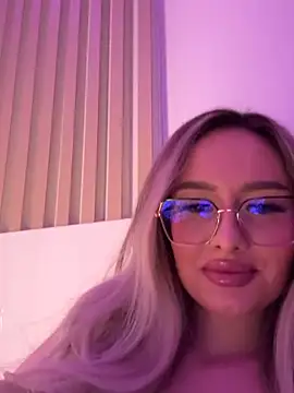 Snapshot of mollyxxx chatting on 12, 2, 2025 mollyxxx online show from 12, 2, 2025