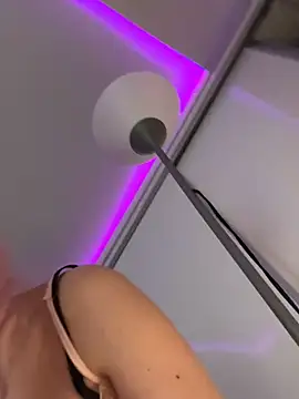 Snapshot of mollyxxx chatting on 6, 3, 2025 mollyxxx online show from 6, 3, 2025