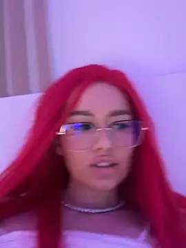 Snapshot of mollyxxx chatting on 11, 3, 2025 mollyxxx online show from 11, 3, 2025