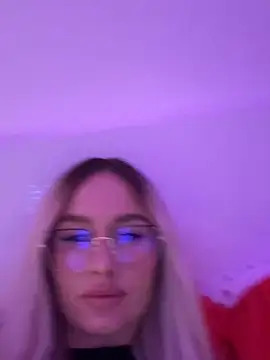 Snapshot of mollyxxx chatting on 2, 11, 2025 mollyxxx online show from 2, 11, 2025