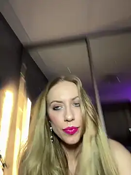Snapshot of RockQueen_A chatting on 31, 1, 2025 RockQueen A online show from 31, 1, 2025