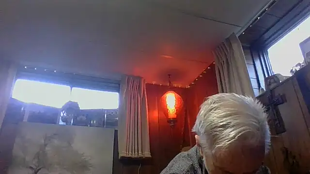 Snapshot of Makowboy chatting on 28, 1, 2025 Makowboy online show from 28, 1, 2025