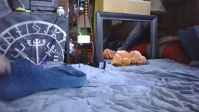 Snapshot of Makowboy chatting on 5, 11, 2025 Makowboy online show from 5, 11, 2025