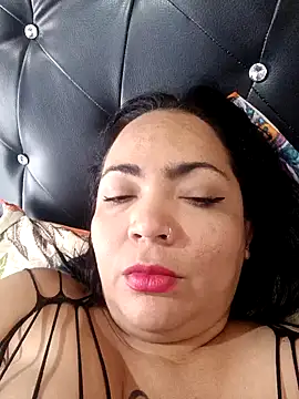 NIKOLE1301 online show from 11, 1, 2025