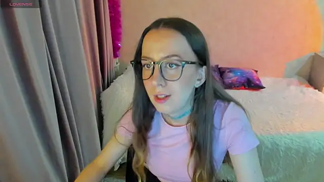 CurlySteph online show from 8, 9, 2025