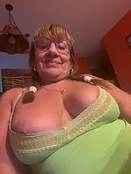 Snapshot of camelia3 chatting on 9, 3, 2025 camelia3 online show from 9, 3, 2025