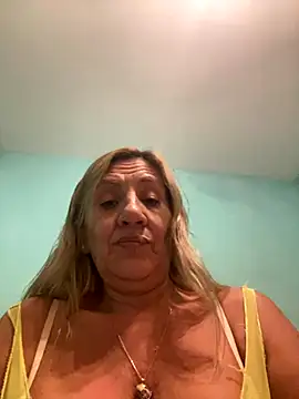 Snapshot of camelia3 chatting on 7, 11, 2025 camelia3 online show from 7, 11, 2025