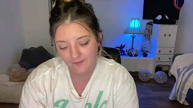 Snapshot of magicsparkles chatting on 5, 12, 2024 magicsparkles online show from 5, 12, 2024