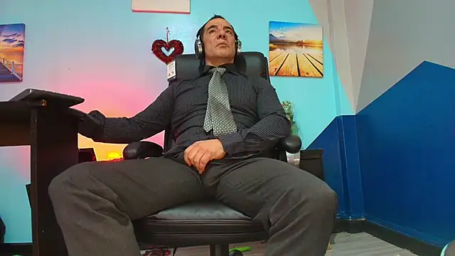 Snapshot of juanses_n_toro chatting on 17, 10, 2025 juanses n toro online show from 17, 10, 2025